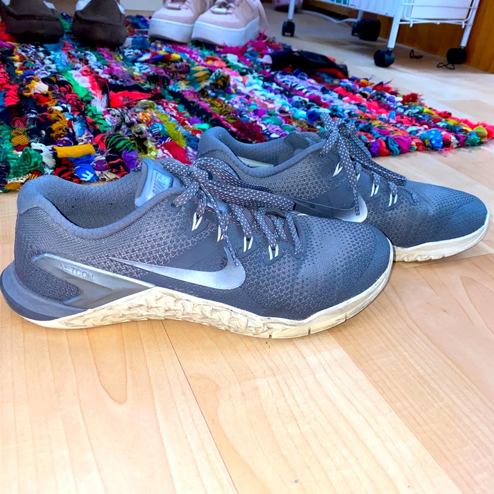 womens nike metcons